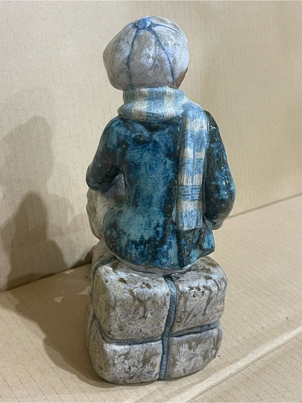 Kid Porcelian Sculpture “Sitting on Cargo” a Porcelana Artistica Levantina PAL